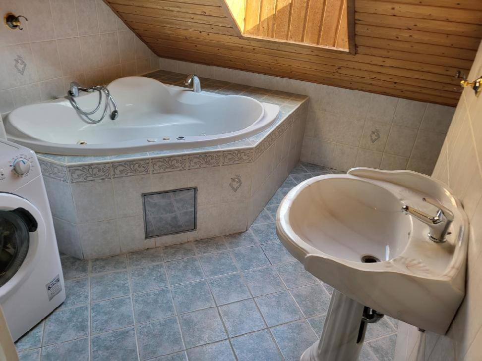 Sunflower Prague Apartments And Suites エクステリア 写真