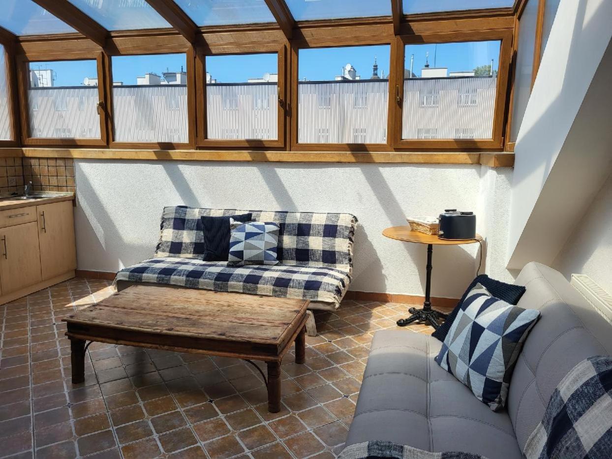 Sunflower Prague Apartments And Suites エクステリア 写真